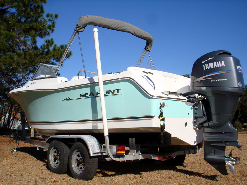 2008 Seahunt Escape 220